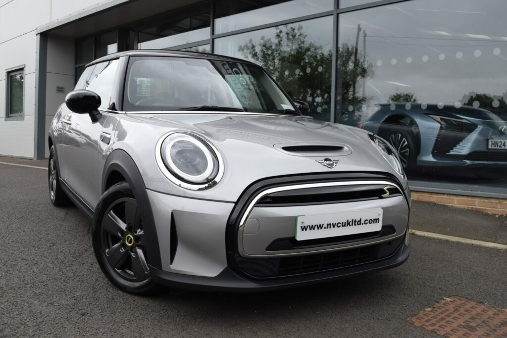 Mini Hatch 3-Door Hatch Cooper Classic Black #1