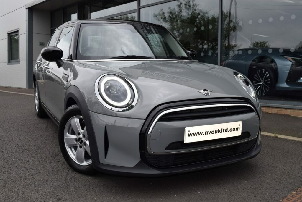 Mini Hatch 1.5 Cooper Sport Euro 6 Ss White #1