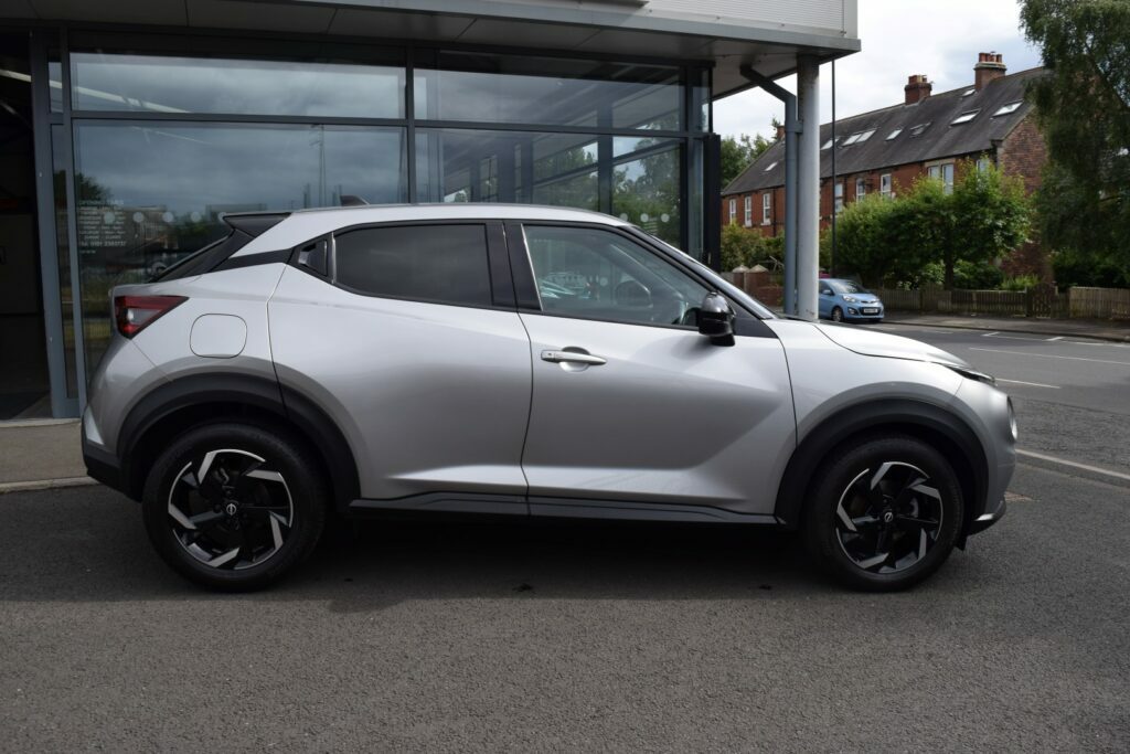 Nissan Juke 1.0 Dig-t N-connecta Silver #2