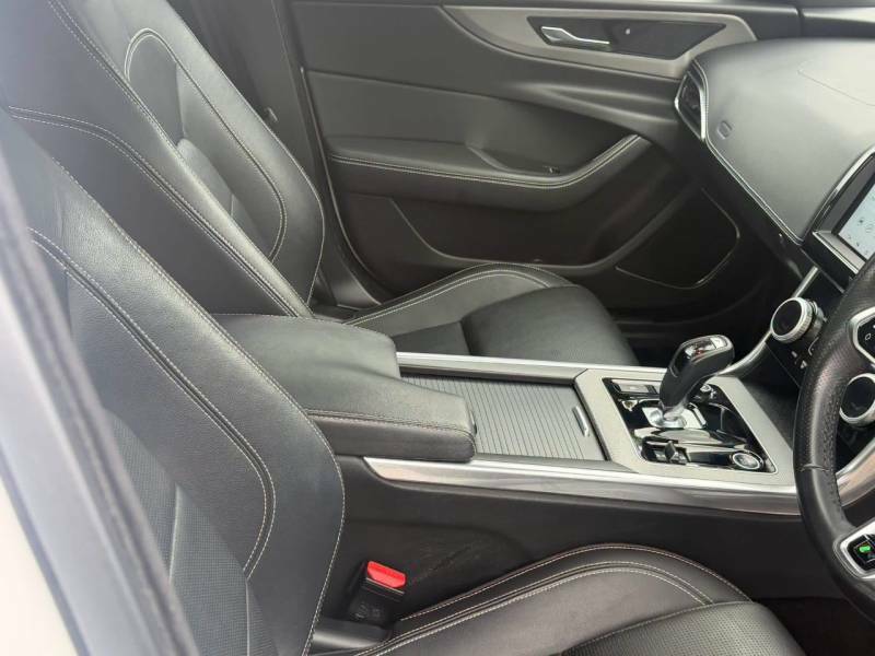 Jaguar XE Saloon 2.0 P250i Hse Euro 6 Ss 20196 Silver #12