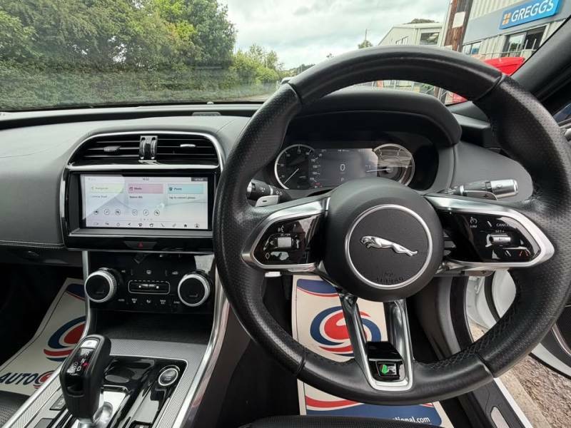 Jaguar XE Saloon 2.0 P250i Hse Euro 6 Ss 20196 Silver #19