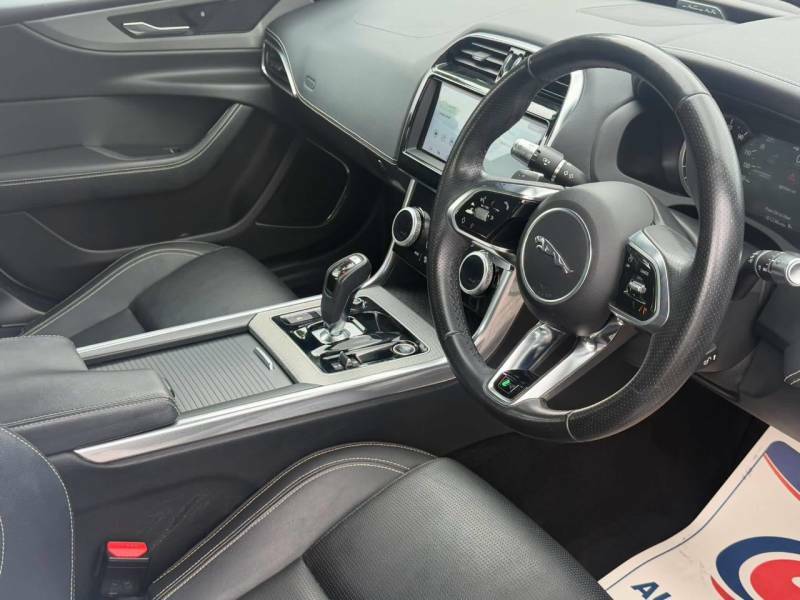 Jaguar XE Saloon 2.0 P250i Hse Euro 6 Ss 20196 Silver #11