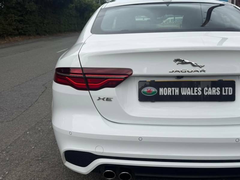 Jaguar XE Saloon 2.0 P250i Hse Euro 6 Ss 20196 Silver #14
