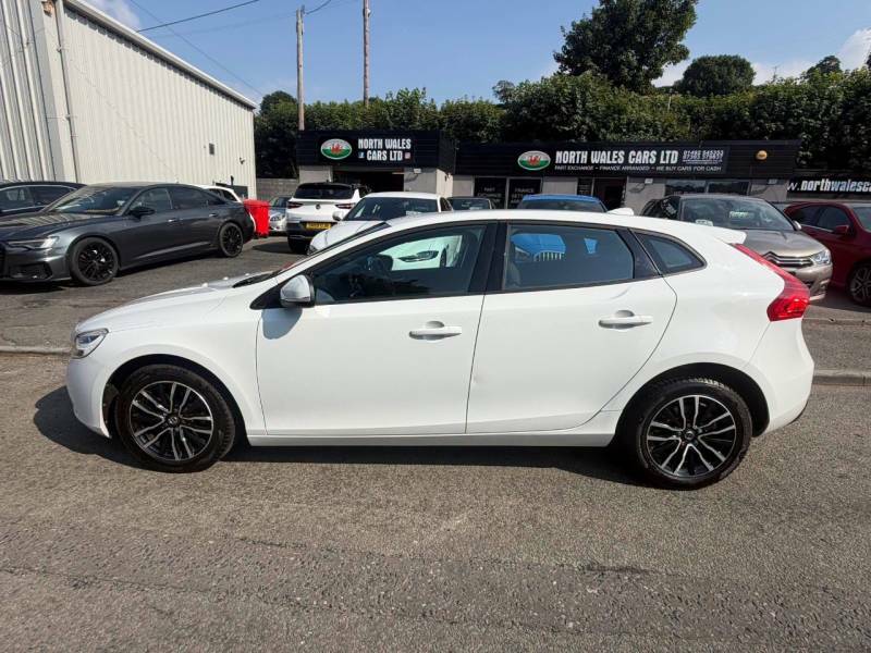 Volvo V40 D2 120 Momentum White #6