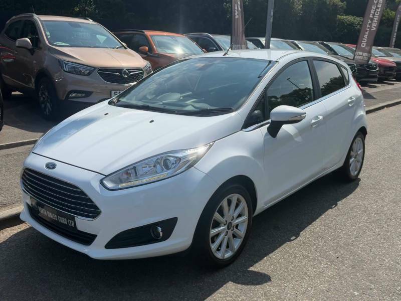 Ford Fiesta 1.6 Titanium Powershift - 2017 66 BT66FJN White #4