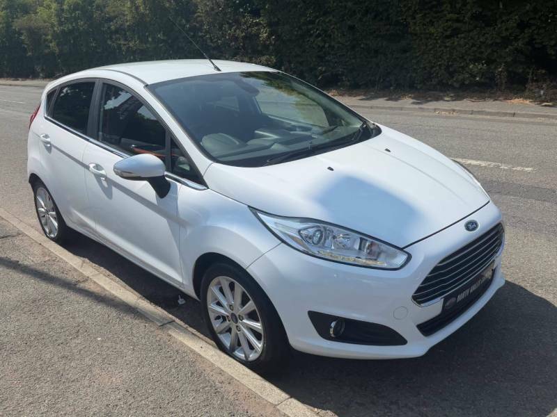 Ford Fiesta 1.6 Titanium Powershift - 2017 66 BT66FJN White #2