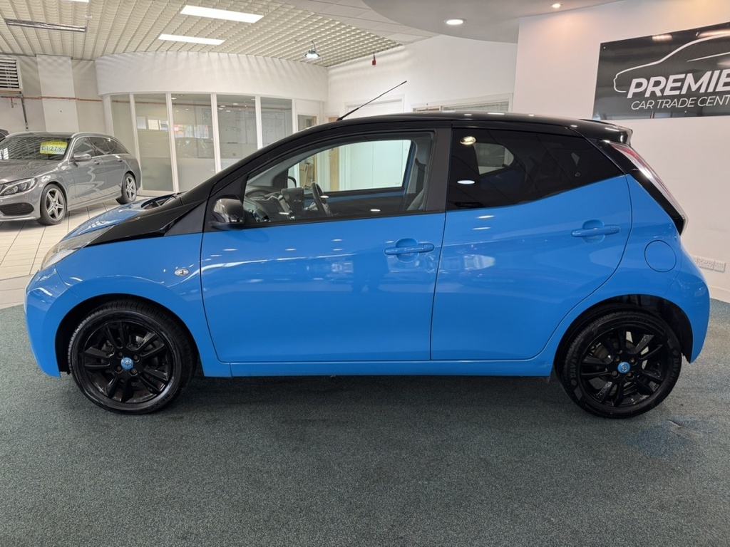 Toyota Aygo 1.0 Vvt-i X-cite 2 Blue #3