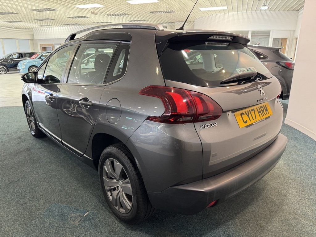 Peugeot 2008 1.2 Puretech Active Grey #4