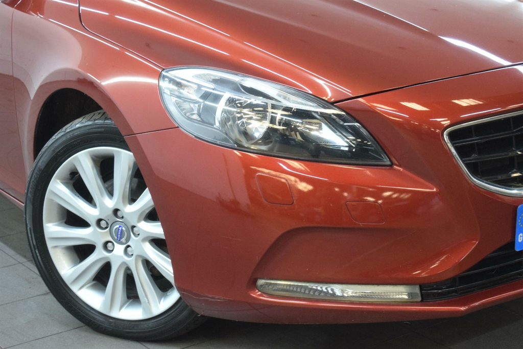 Volvo V40 1.6 D2 Se Euro 5 Ss AK14CLU Red #6