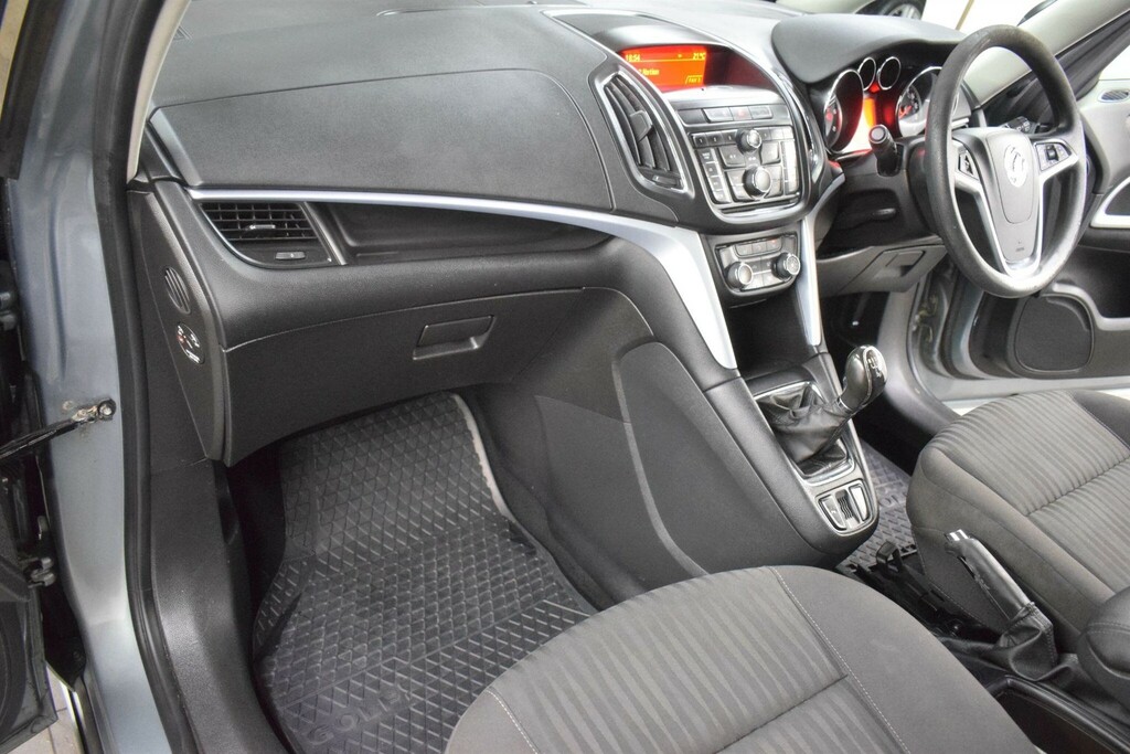 Vauxhall Zafira Tourer 2.0 Cdti Exclusiv Euro 5 CV13DXE Silver #3