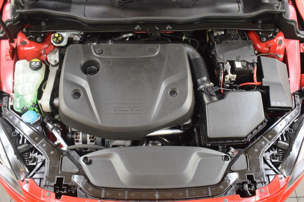 Volvo V40 2.0 D2 Es Euro 6 Ss Red #4
