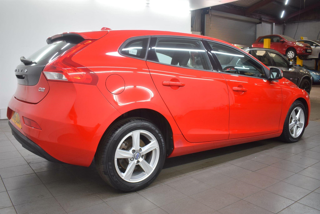 Volvo V40 2.0 D2 Es Euro 6 Ss Red #2