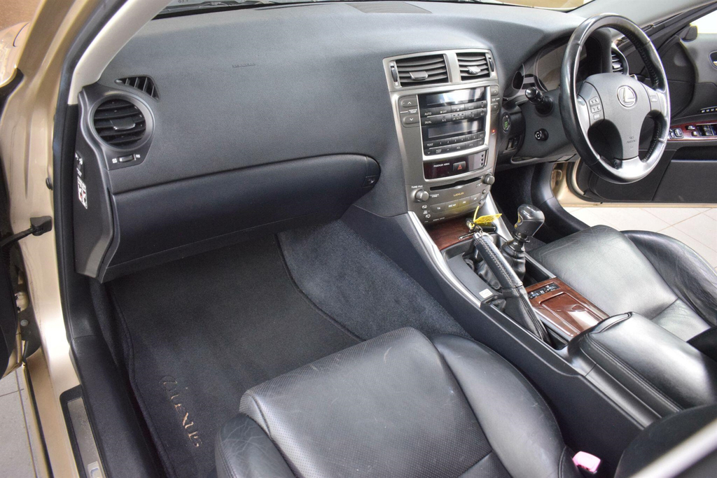 Lexus IS 2.5 Se-l Brown #3
