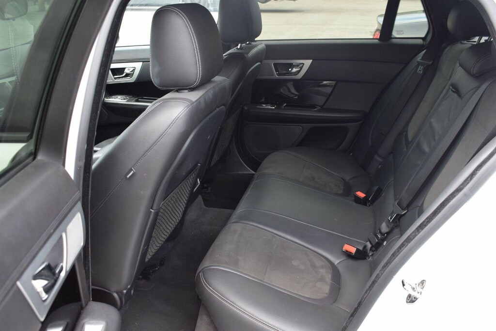 Jaguar XF 2.2 D Luxury Sportbrake Blue #29