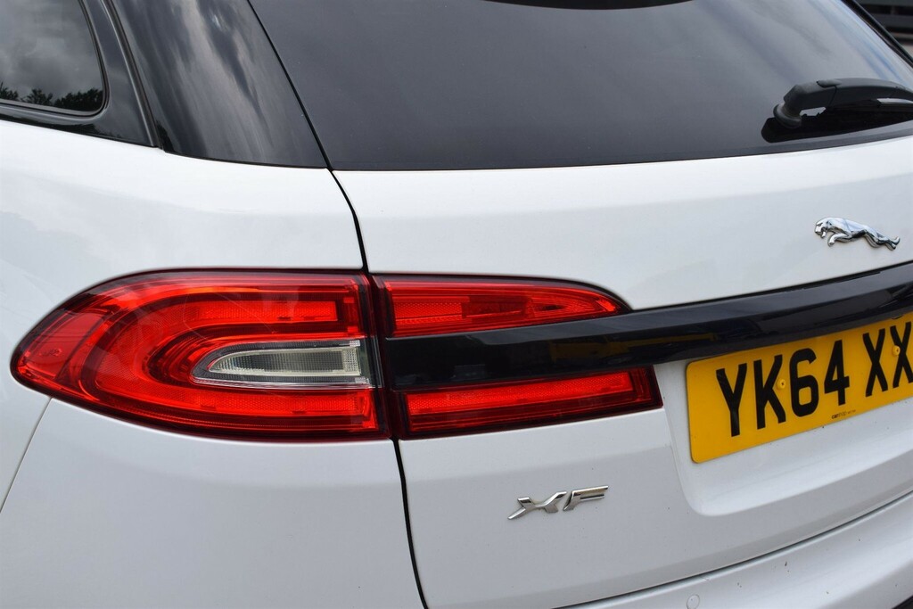 Jaguar XF 2.2 D Luxury Sportbrake Blue #17