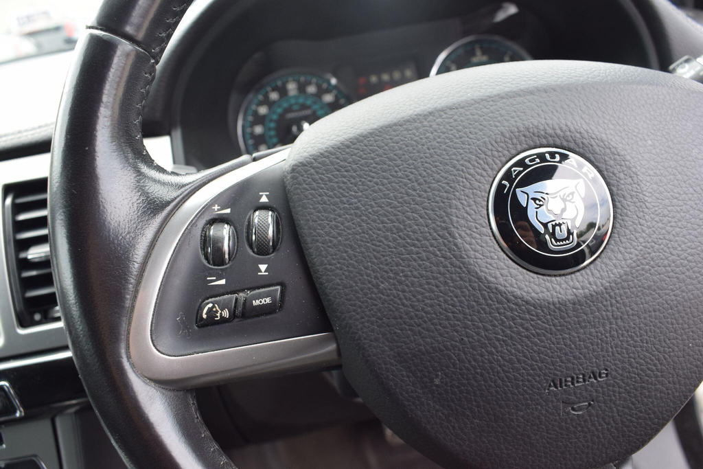 Jaguar XF 2.2 D Luxury Sportbrake Blue #36
