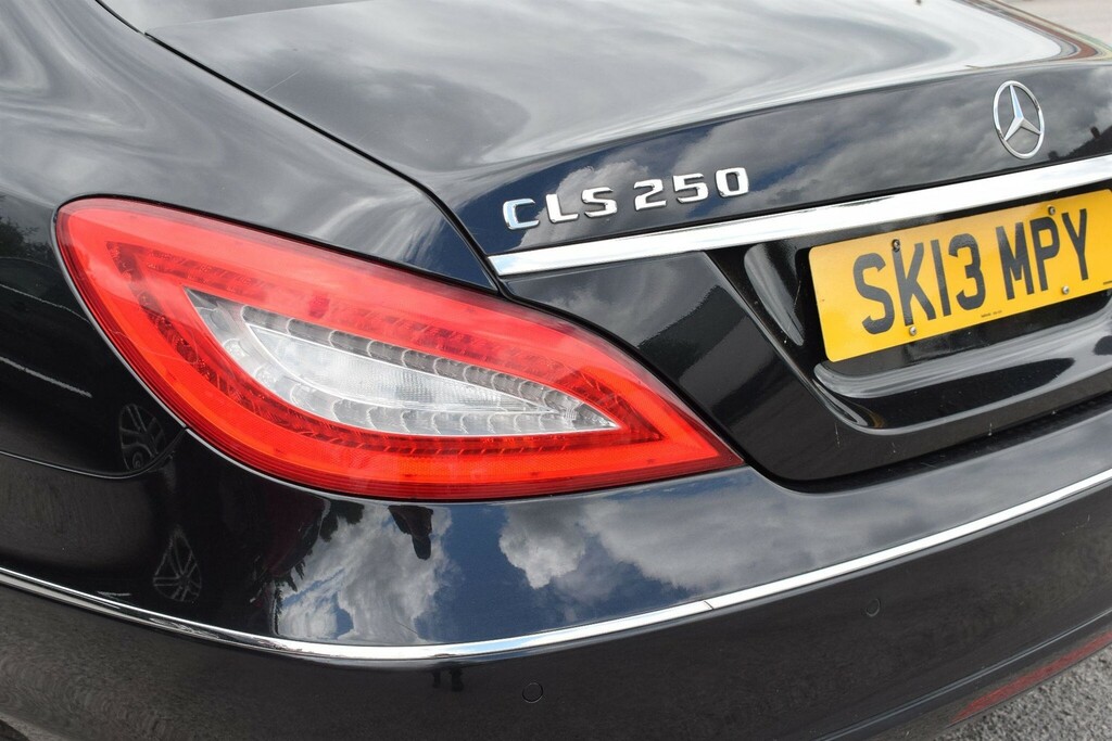 Mercedes-Benz CLS 3.0L Cls350 Cdi Blueefficiency Amg Sport 2 White #14