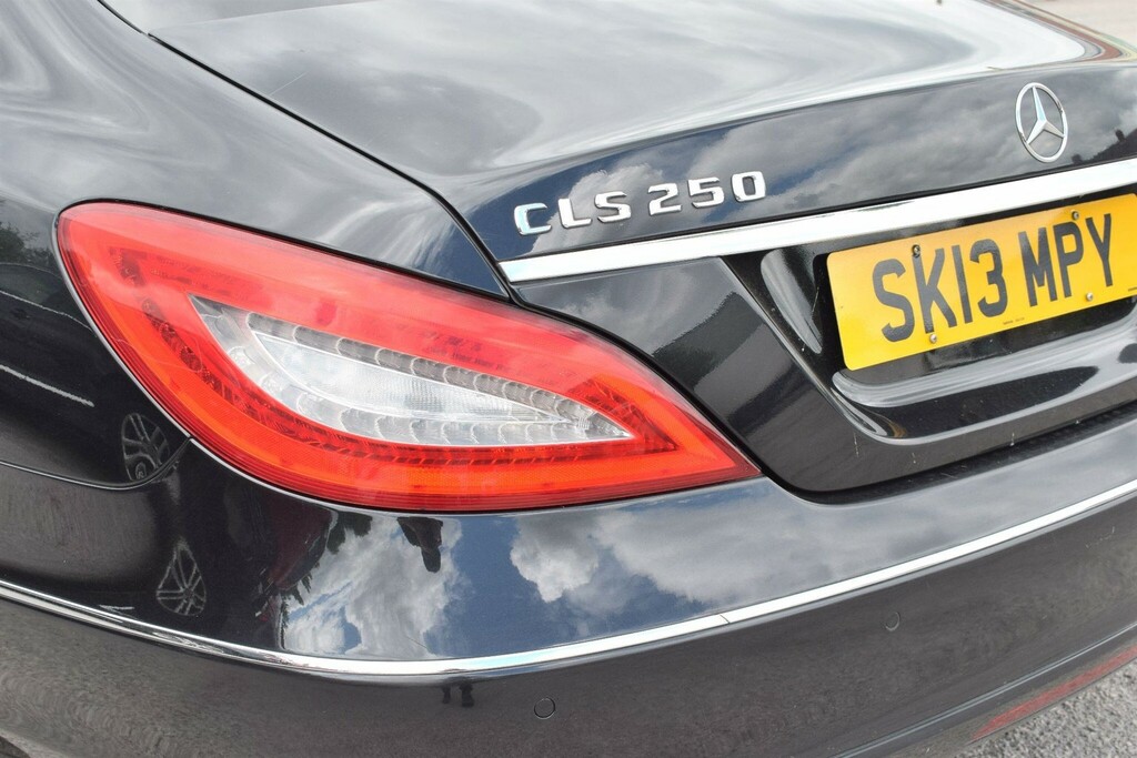 Mercedes-Benz CLS 3.0L Cls350 Cdi Blueefficiency Amg Sport 2 White #10