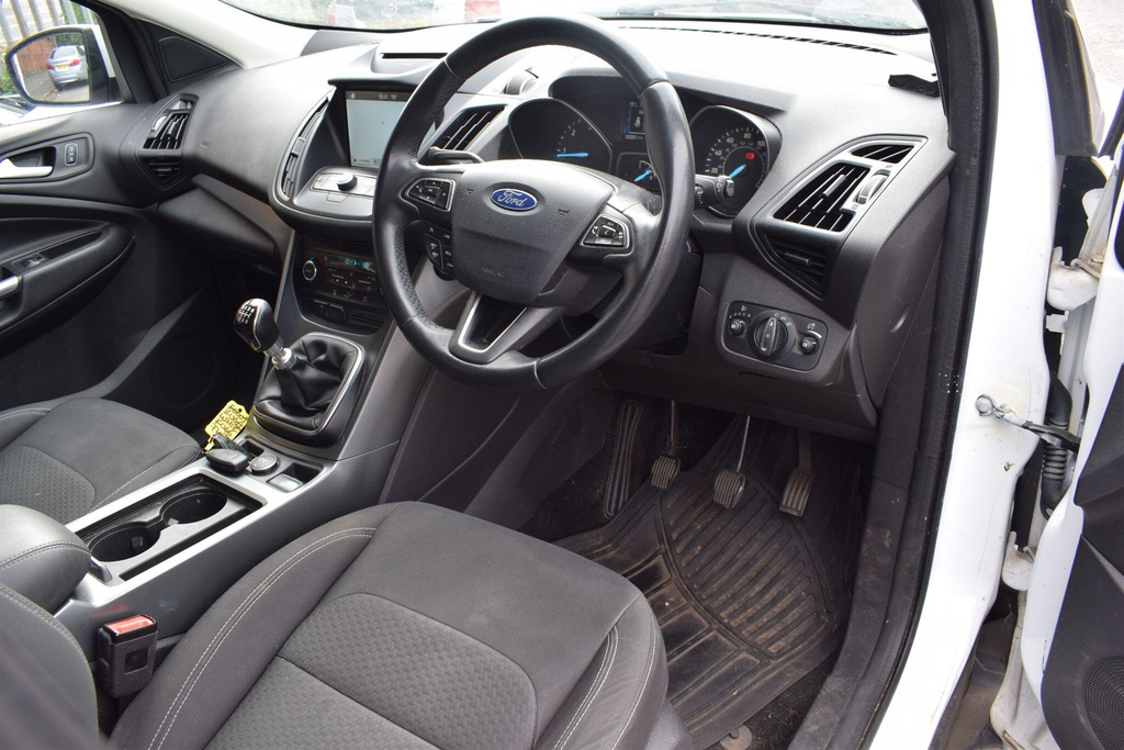 Ford Kuga 1.5 Tdci Zetec Euro 6 Ss White #3