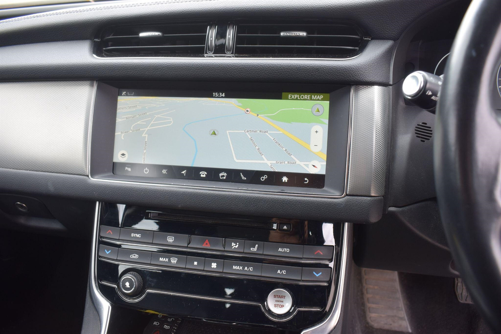 Jaguar XF 2.0D Prestige Euro 6 Ss Black #4