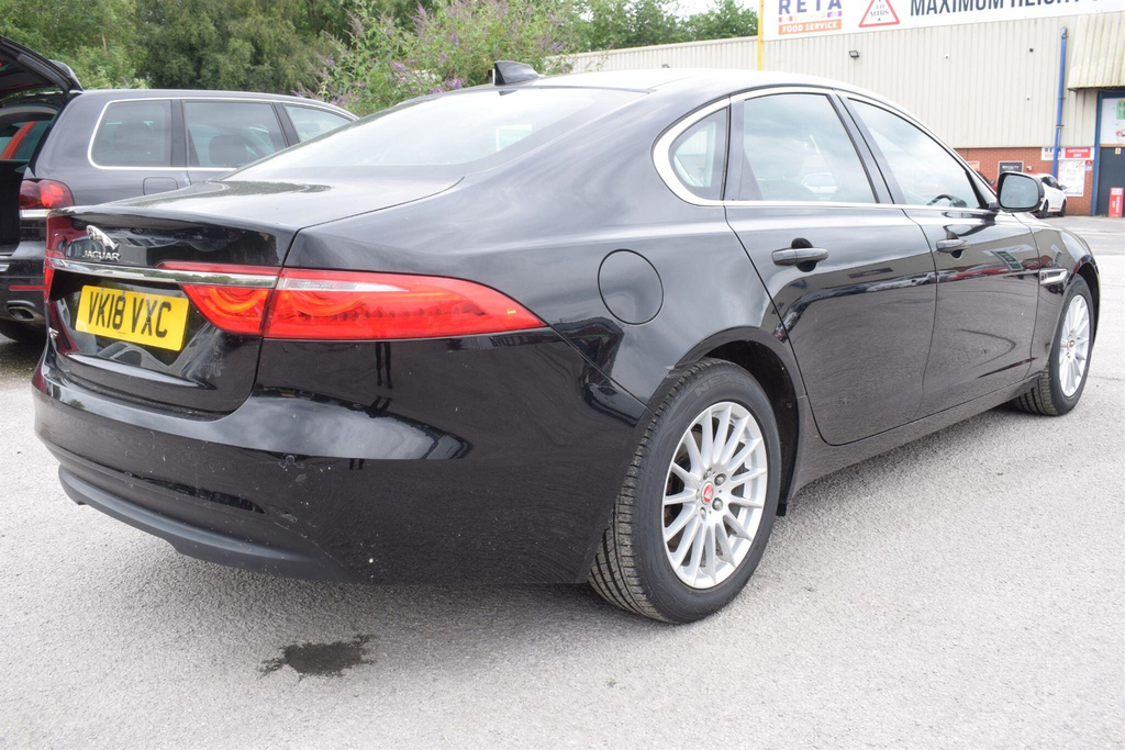 Jaguar XF 2.0 R-sport D Sportbrake Red #9