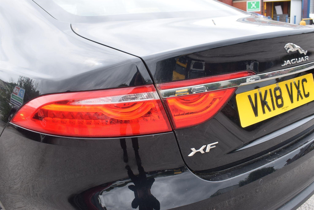 Jaguar XF 2.0 R-sport D Sportbrake Red #11