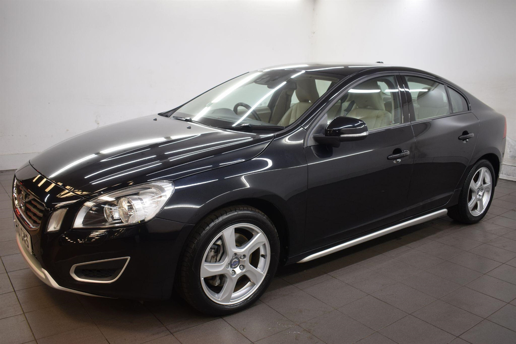 Volvo S60 Saloon 2.0 Red #25