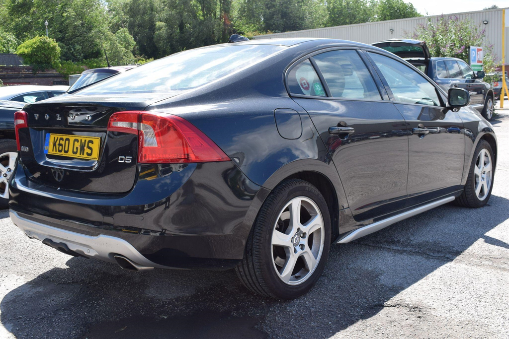 Volvo S60 Saloon 1.6 T4 R-design Saloon Eu Red #15