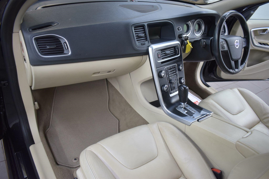 Volvo S60 2.4 D5 Es Geartronic Euro 5 Black #3