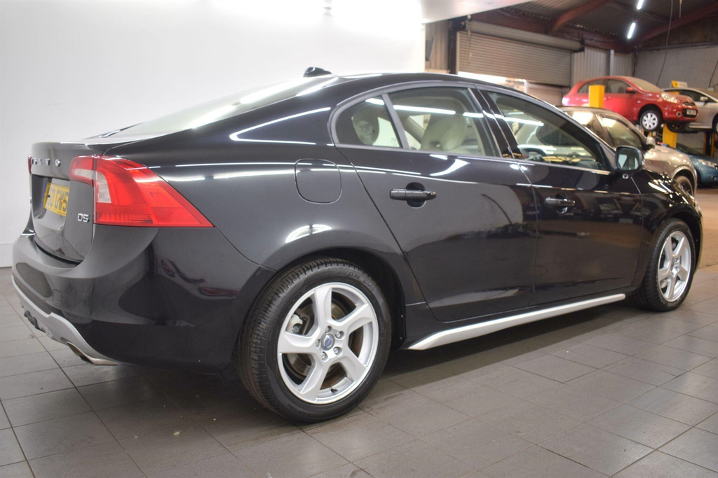 Volvo S60 2.4 D5 Es Geartronic Euro 5 Black #2