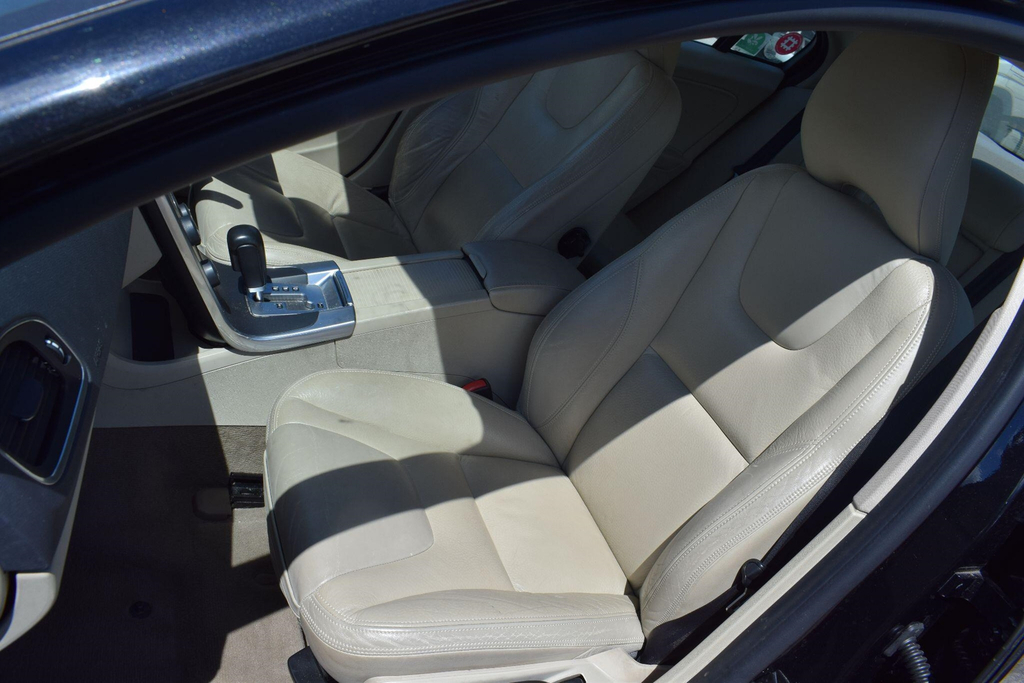 Volvo S60 Saloon 1.6 T4 R-design Saloon Eu Red #23