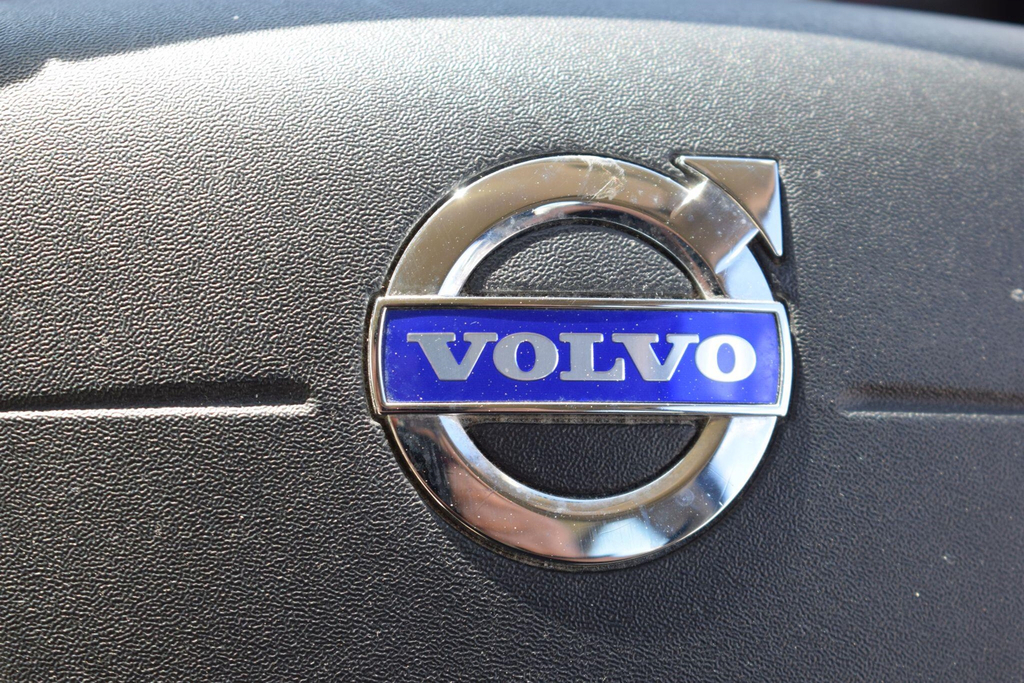 Volvo S60 Saloon 1.6 T4 R-design Saloon Eu Red #36