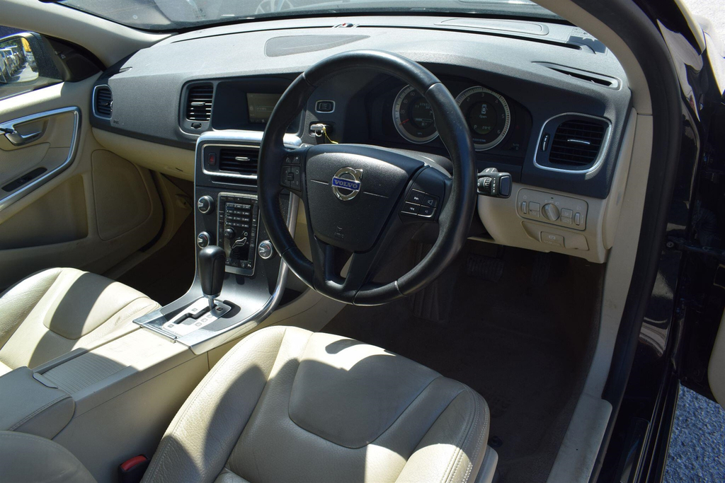 Volvo S60 2.4 D5 Es Geartronic Euro 5 Black #3
