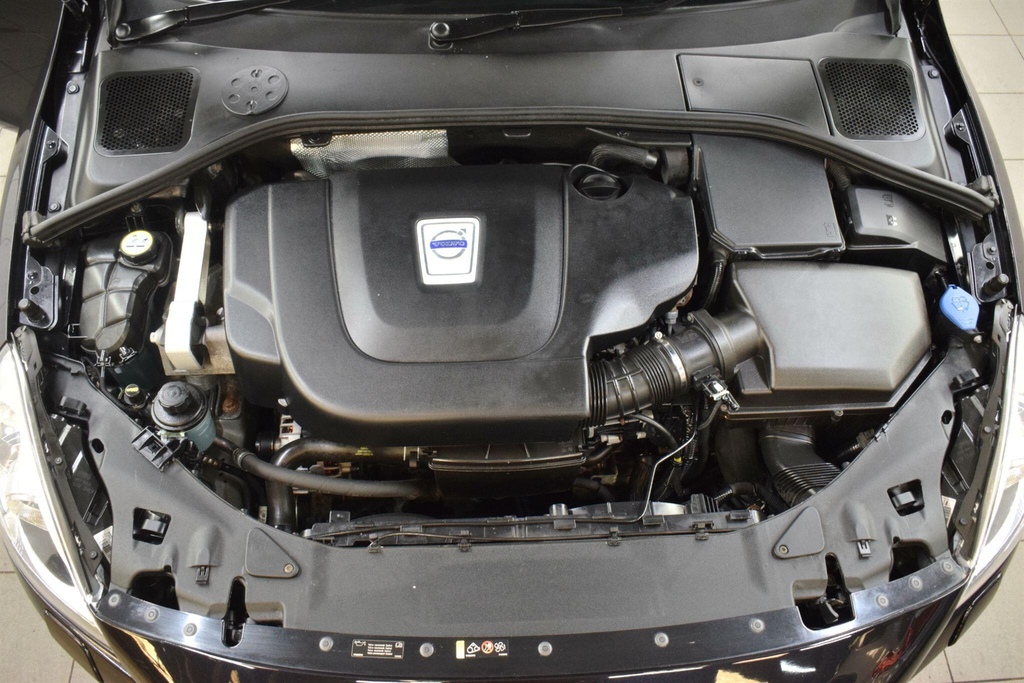 Volvo S60 2.4 D5 Es Geartronic Euro 5 Black #4