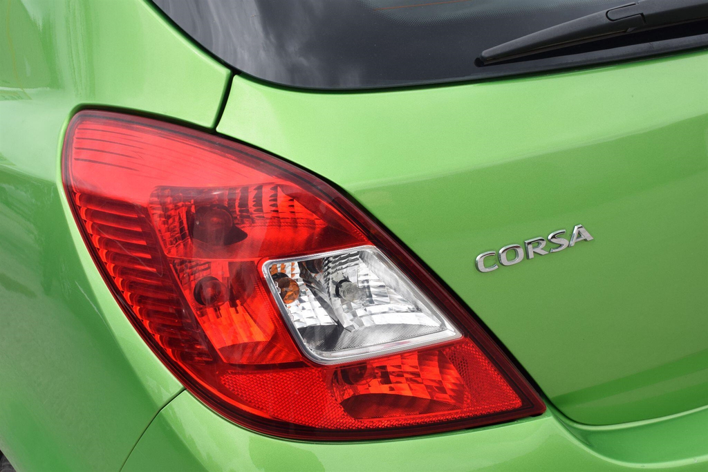 Vauxhall Corsa 1.2 16V Energy Hatchback Euro 5 Green #13