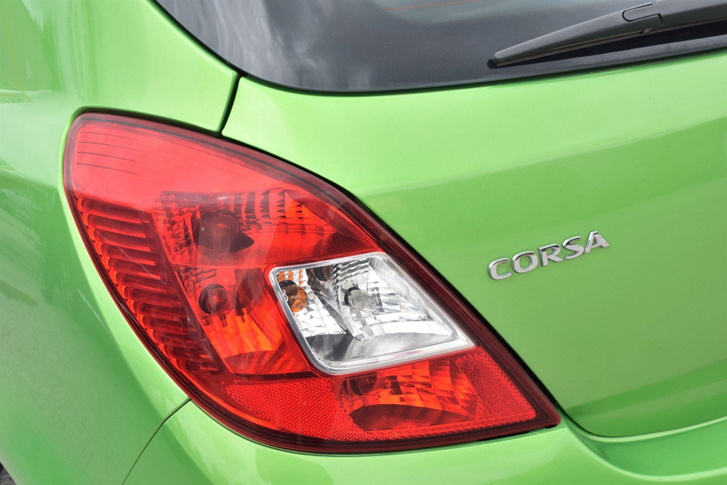Vauxhall Corsa 1.2 16V Energy Hatchback Euro 5 Green #8