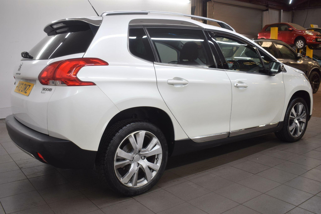 Peugeot 2008 1.6 E-hdi Feline Euro 5 Ss Calima White #2