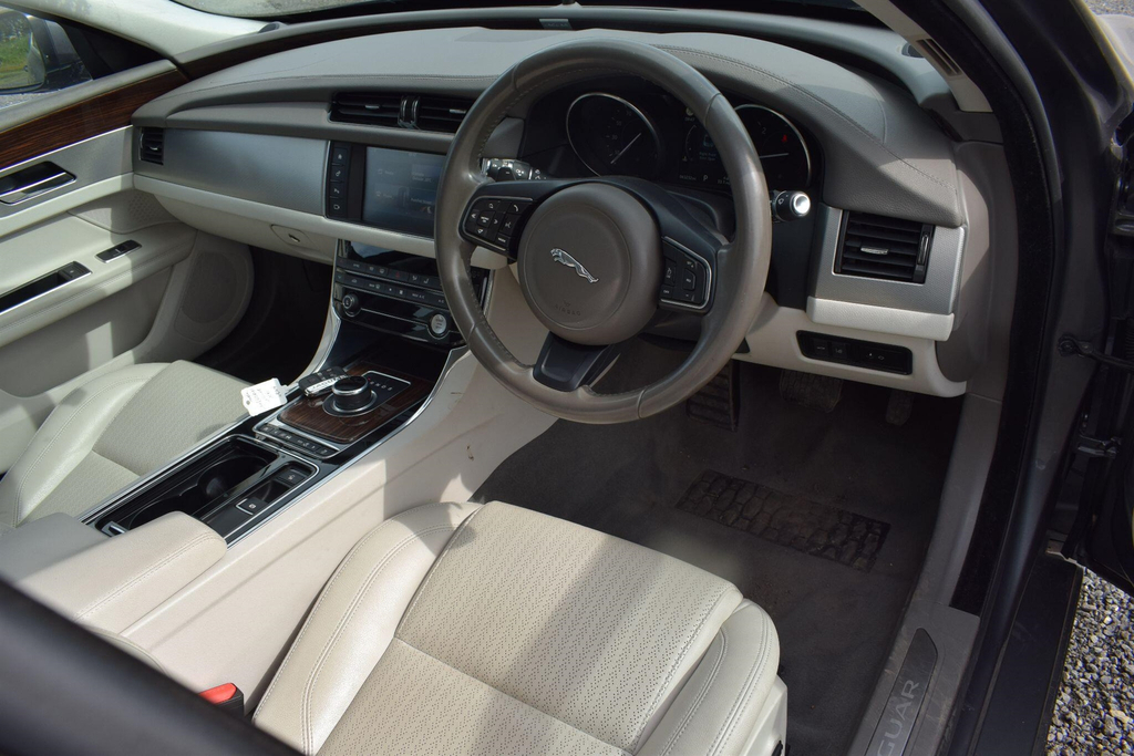 Jaguar XF 2.0D Prestige Euro 6 Ss Grey #3