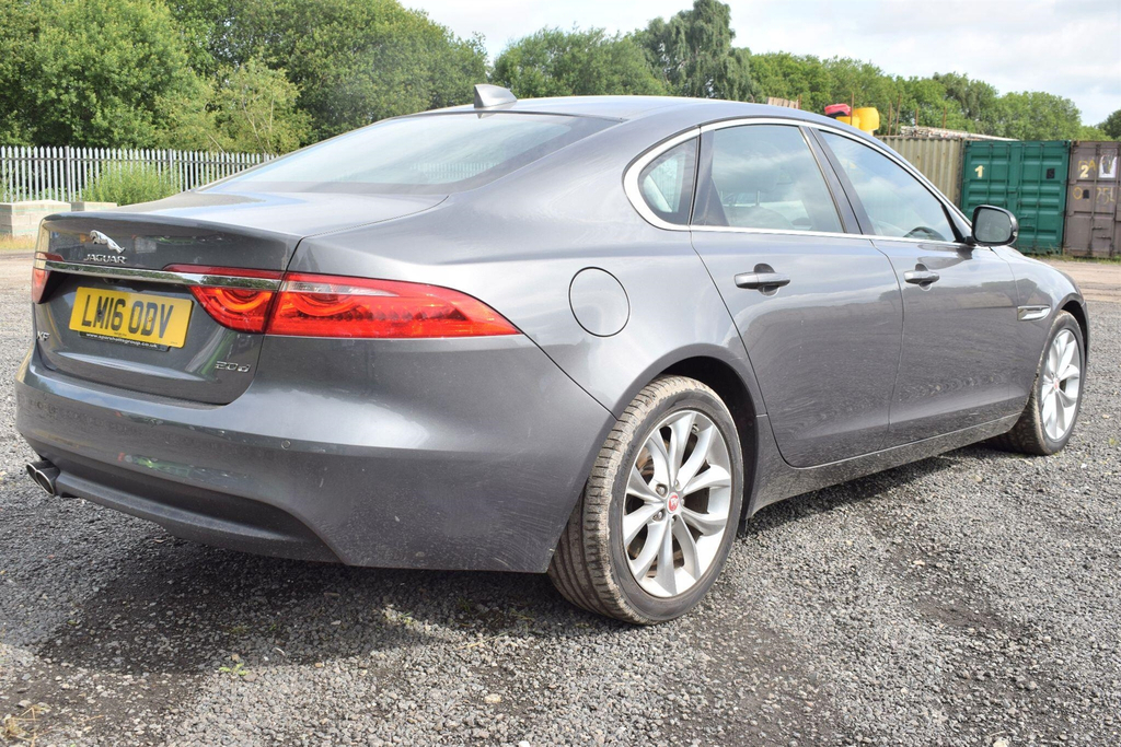 Jaguar XF 2.0D Prestige Euro 6 Ss Grey #2