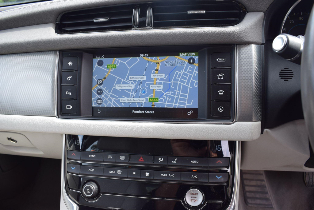 Jaguar XF 2.0D Prestige Euro 6 Ss Grey #4