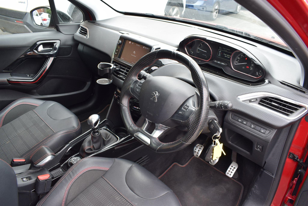 Peugeot 2008 1.2 Puretech Gpf Gt Line Euro 6 Ss Red #3