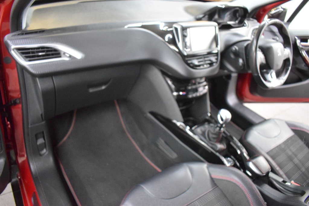 Peugeot 2008 1.2 Puretech Gpf Gt Line Euro 6 Ss PN68JZA Red #3