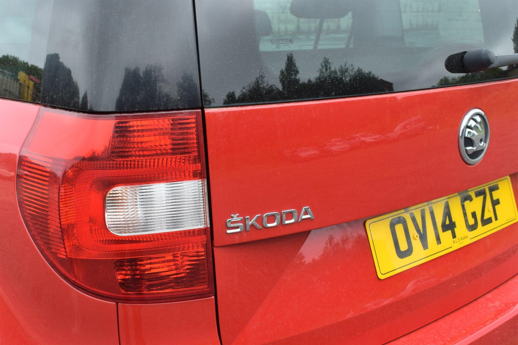 Skoda Yeti 2.0 Tdi Elegance Euro 5 Red #6