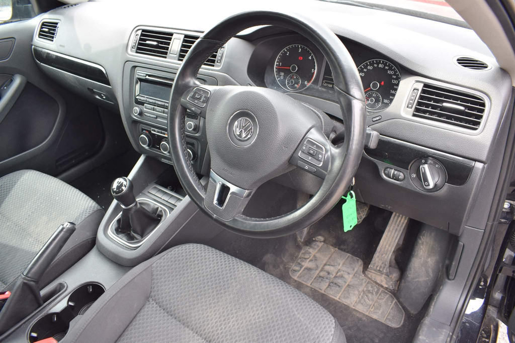 Volkswagen Jetta 1.6 Tdi Bluemotion Tech Se Euro 5 Ss Black #3