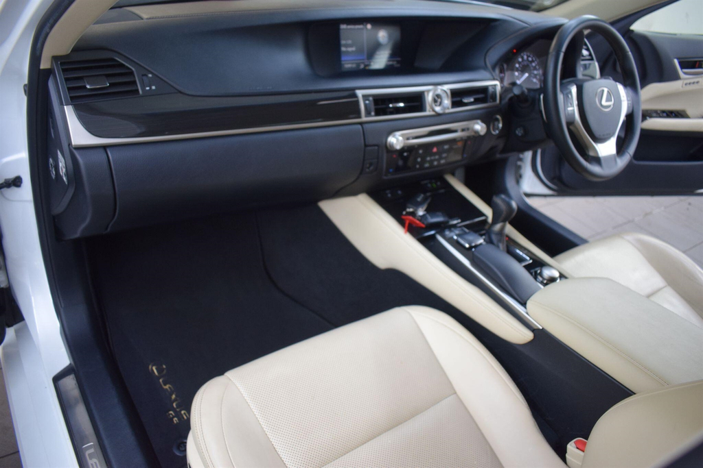 Lexus GS Luxury White #46