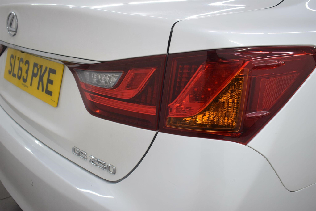 Lexus GS Luxury White #33