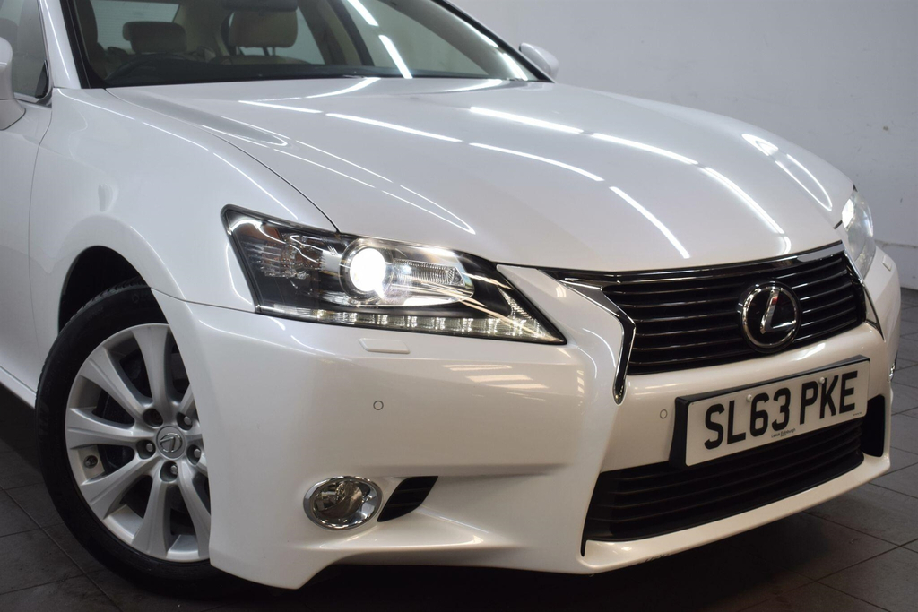 Lexus GS Luxury White #15