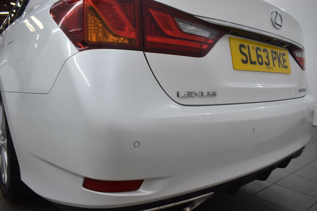 Lexus GS Luxury White #12