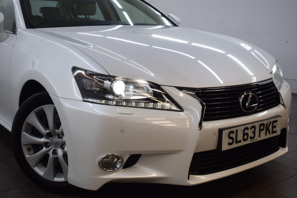 Lexus GS Luxury White #30
