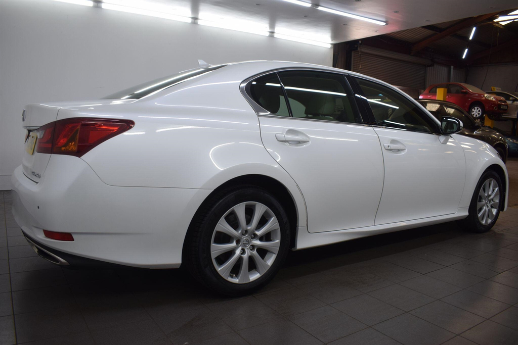 Lexus GS Luxury White #7